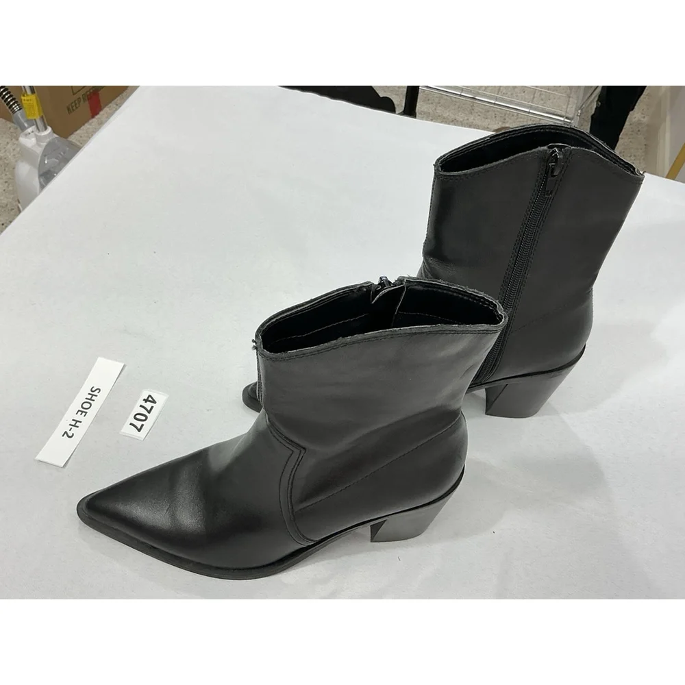 Womans Express Western Style Boots 7 Black Side Zip Pointed Toe Block Heel